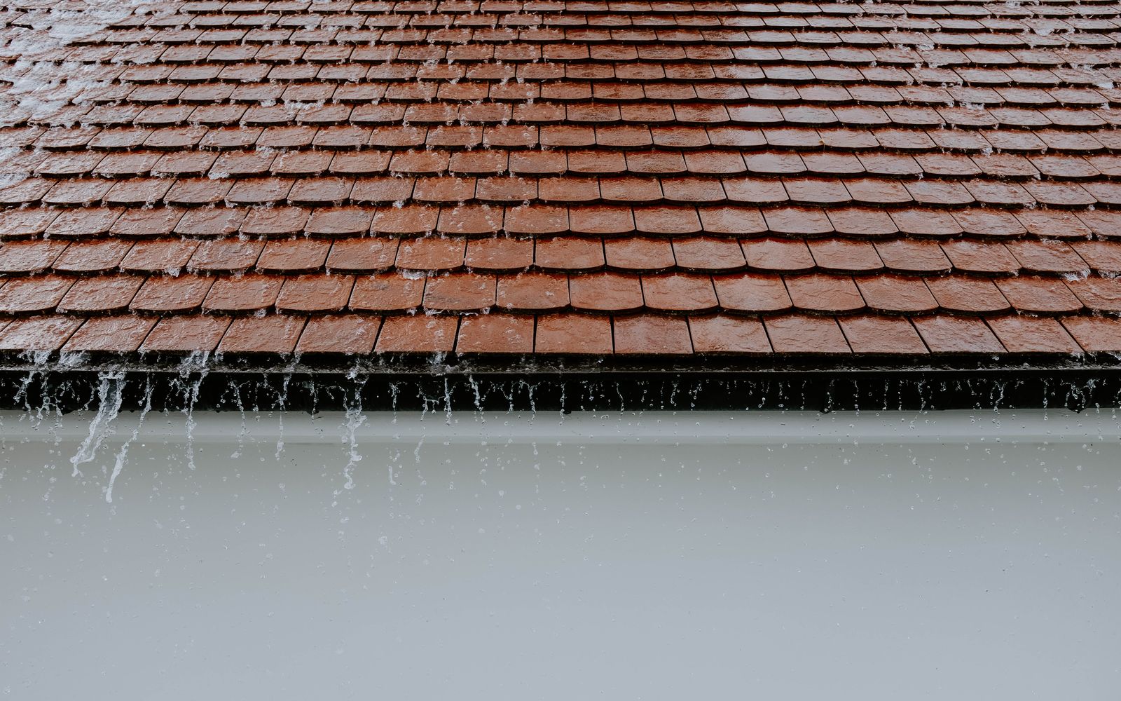 Seamless gutters
